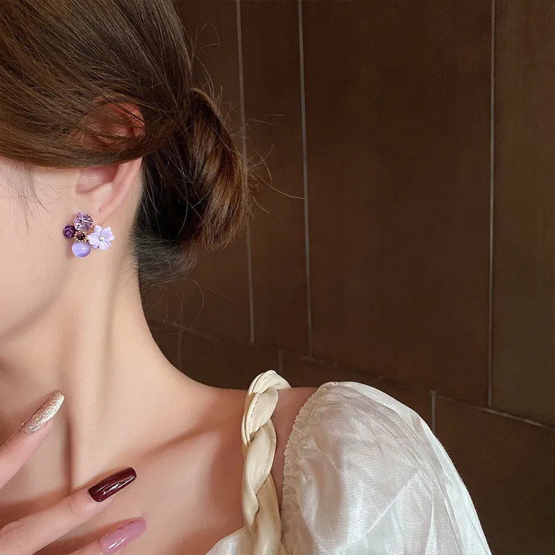 Aretes Flor de Cristal: Elegancia y Delicadeza que Brillan Contigo